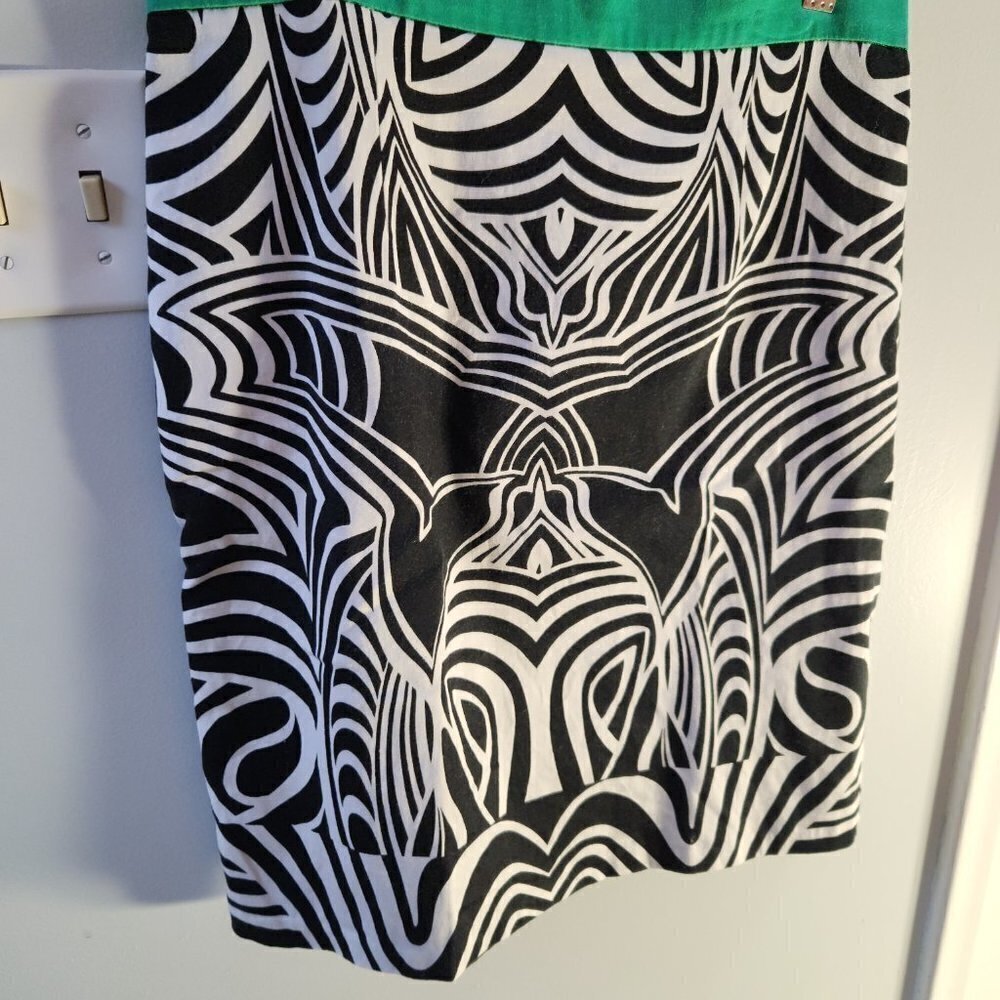 P129. Linea Domani Black and White Geometric Patterned A-line Skirt |10 - Picture 2 of 4